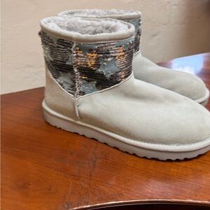 Ugg mini star Cream and Silver Sequin Boots